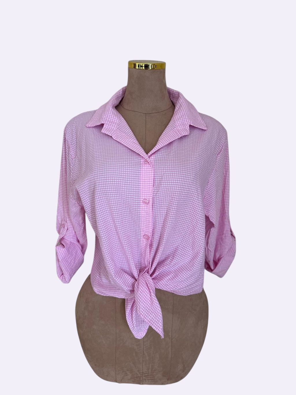 Camisa PINTONAS rosa de cuadros vichy, manga larga enrollada, anudada en la cintura, talla única.