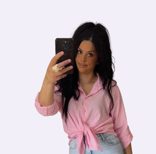 PINTONAS camisa rosa de cuadros vichy, manga larga, anudada a la cintura, talla única.
